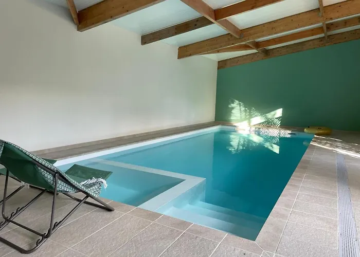 La Luciole Piscine Interieure